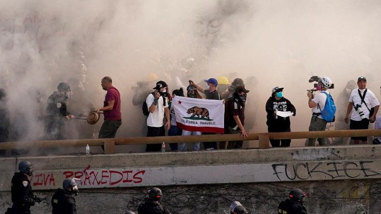 Լոս Անճելըսի մէջ բողոքի ցոյցեր