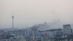 तेहरान में ईरानी सरकारी प्रसारक पर हमला