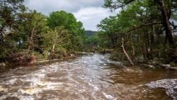 Baba Mtakatifu Leo XIV alitumia fursa hii kutuma salam zake za rambirambi kwa watu wote walioguswa na msiba huu mkubwa wa mafuriko huko Texas, nchini Marekani.