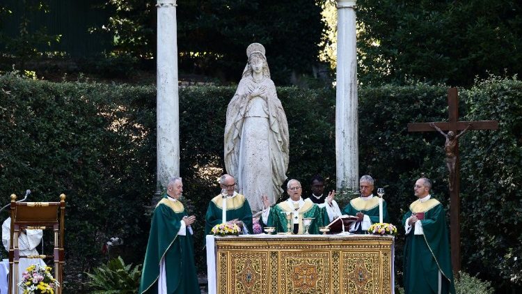 Leó pápa szentmiséje a teremtésvédelemért a Laudato si faluban Castel Gandolfóban