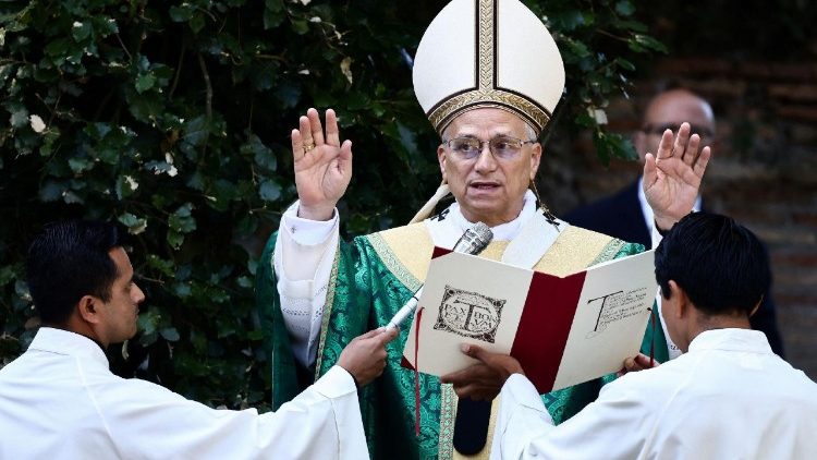 संत पापा लियो का आशीर्वाद