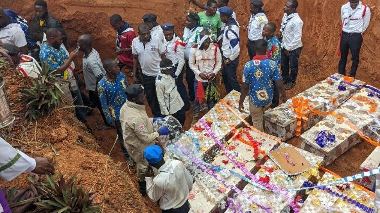 ഭീകരാക്രമണത്തിൽ മരണപ്പെട്ടവരുടെ സംസ്കാരശുശ്രൂഷ 