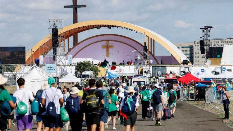 Vijana wanatarajia kumuona Papa Leo XIV katika Mkesha wa Jubilei ya vijana, huko Tor Vergata, in Roma.