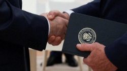 സമാധാന ചർച്ചകൾ നടത്തിയപ്പോൾ 