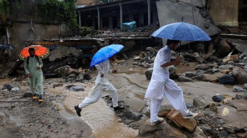 Pakistan resumes relief work after heavy rains disrupted emergency efforts