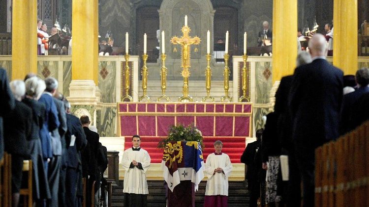 കെൻറിലെ പ്രഭ്വി കാതറിൻറെ അന്ത്യോപചാര കർമ്മങ്ങൾ ലണ്ടനിലെ വെസ്റ്റ് മിനിസ്റ്റർ കത്തീദ്രലിൽ, 16/0925