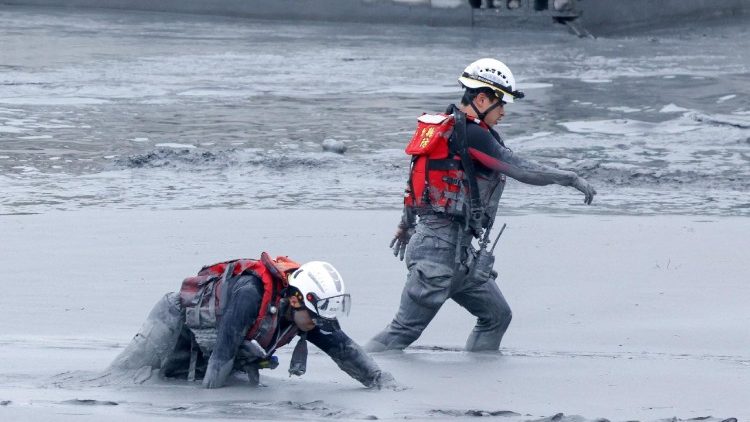 Gelbėtojai Filipinuose