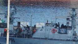 Ein Schiff der israelischen Marine läuft den Hafen von Ashdod an, nachdem Israel einige Schiffe der „Global Sumud Flotilla" abgefangen hatte, die Gaza erreichen und die Seeblockade Israels durchbrechen wollten - 2. Oktober 2025 (Agenturbild)