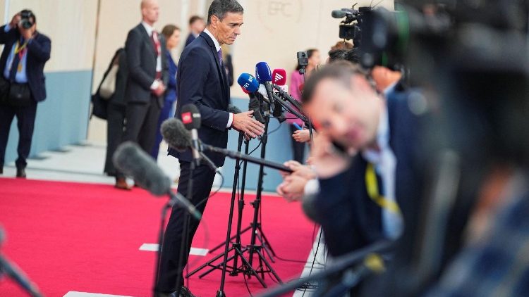 Spaniens Premier Sánchez bei einer Pressekonferenz