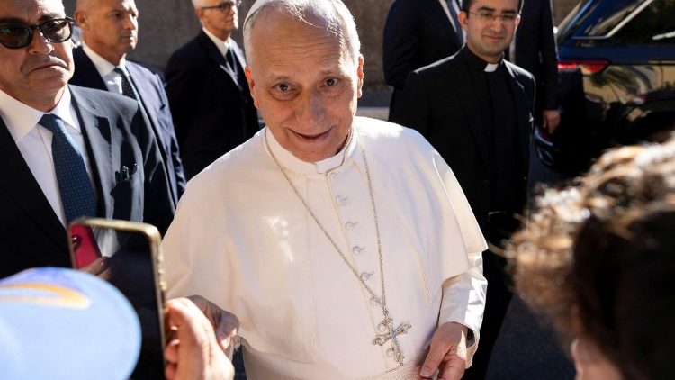 L'incontro di Papa Leone con cittadini e fedeli ieri a Castel Gandolfo