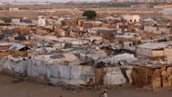 Barracas de deslocados no Iêmen