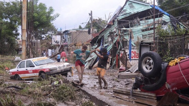 Torrential rains cause deadly flooding in eastern Mexico