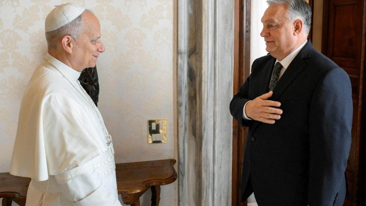 പാപ്പായെ സന്ദർശിക്കുന്നു 