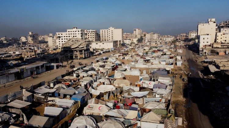 Le tende degli sfollati a Gaza City