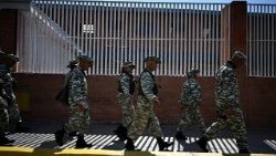 Venezuela entrena a sus fuerzas armadas en medio de crecientes tensiones con Estados Unidos. 