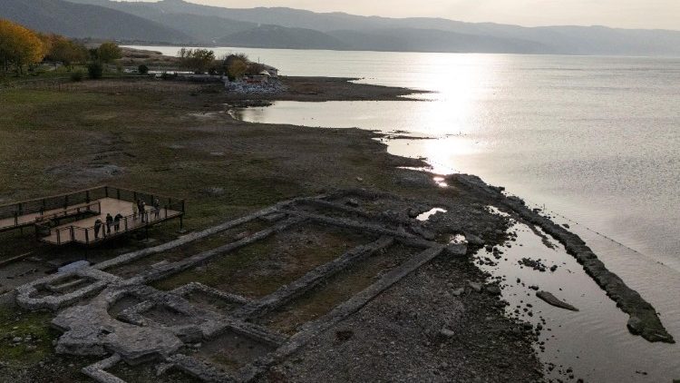 Senosios Nikėjos bazilikos pėdsakai Iznike (Turkija)