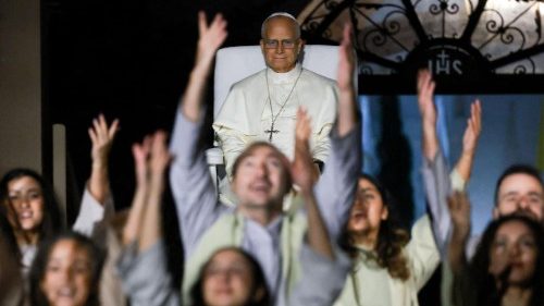 Leone XIV: educare, impegno delicato. Accompagnare i giovani con sapienza e affetto