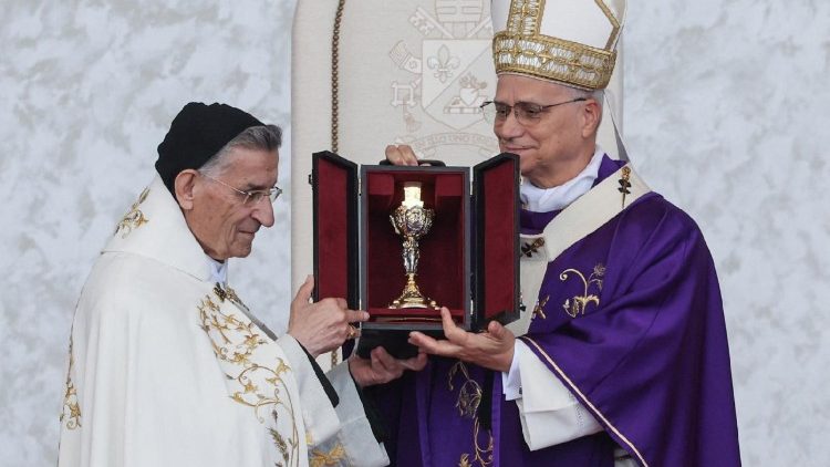 A maronita pátriárka aranykelyhet kapot ajándékba Leó pápától    