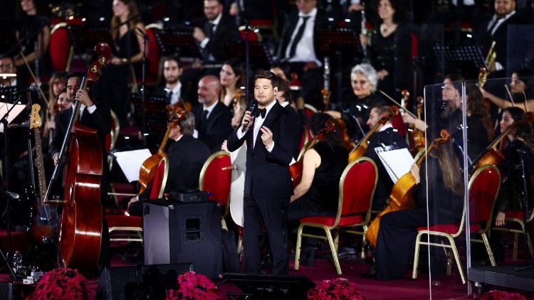 Michel Bubl&eacute; na p&oacute;diu ve vatik&aacute;nsk&eacute; Aule Pavla VI.