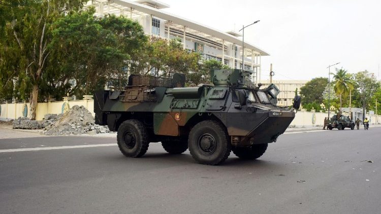 ርእሰ ብሔር ቤኒን ድሕሪ ፈተነ ዕልዋ መንግስቲ ኩነታት ኣብ ትሕቲ ቁጽጽር ከምዘሎ ኣፍሊጡ