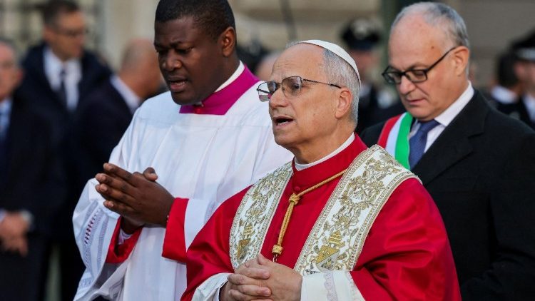 Լեւոն ԺԴ. Սրբազան Պապին աղօթքը` Անարատ Յղացեալին