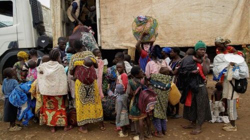 வன்முறையால் பாதிக்கப்பட்ட மக்கள்  