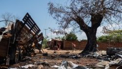 Ein mutmaßlich burundisches Militärfahrzeug, das bei Zusammenstößen in Luvungi, Süd-Kivu, zerstört wurde 