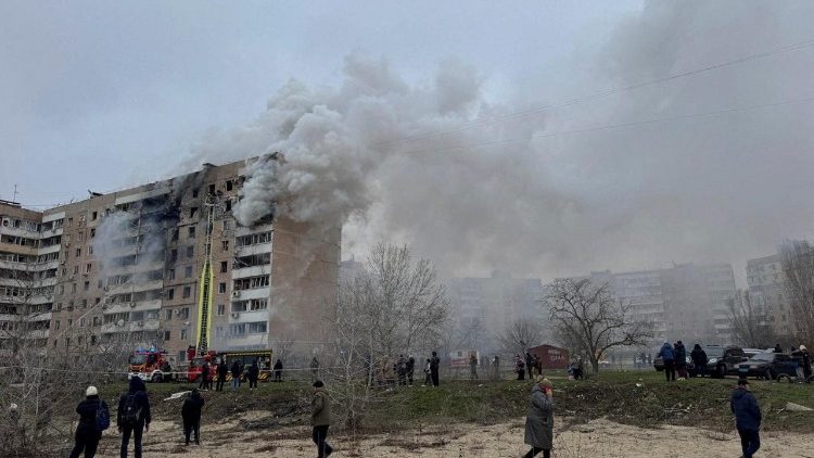 Edificio di Zaporizhzhia colpito da un missile russo