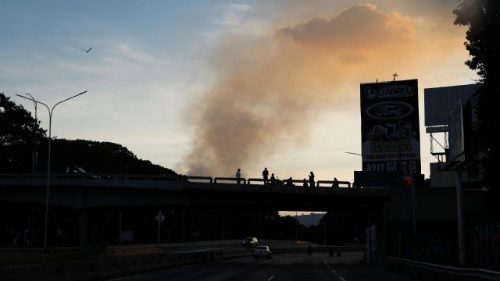 Venezuela, il Papa: superare la violenza garantendo la sovranit&agrave; del Paese