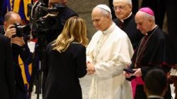 ಕಾಡಿ೯ನಲ್ ಮಹಾಸಭೆಯ ಸದಸ್ಯರೊಂದಿಗೆ ಪೋಪ್