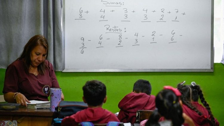 अमरीकी हमले के बाद वेनेजुएला के बच्चे फिर स्कूल में