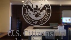 Eneo la Huduma za Raia na Uhamiaji za Marekani,huko New York.