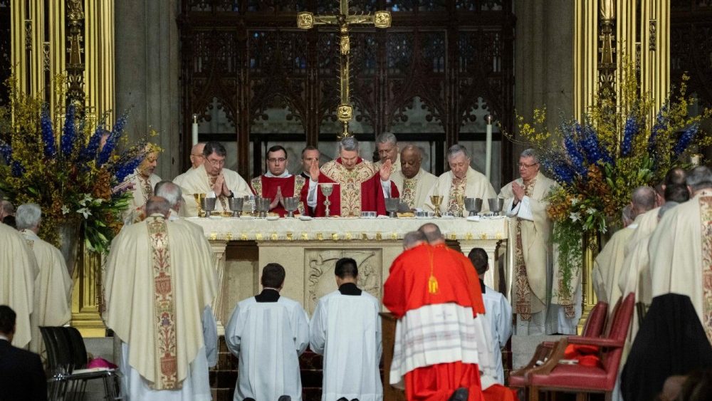 Mgr Ronald Hicks, nouvel archevêque de New York (États-Unis), lors de sa messe d'installation en la cathédrale Saint-Patrick, le 6 février 2026. 