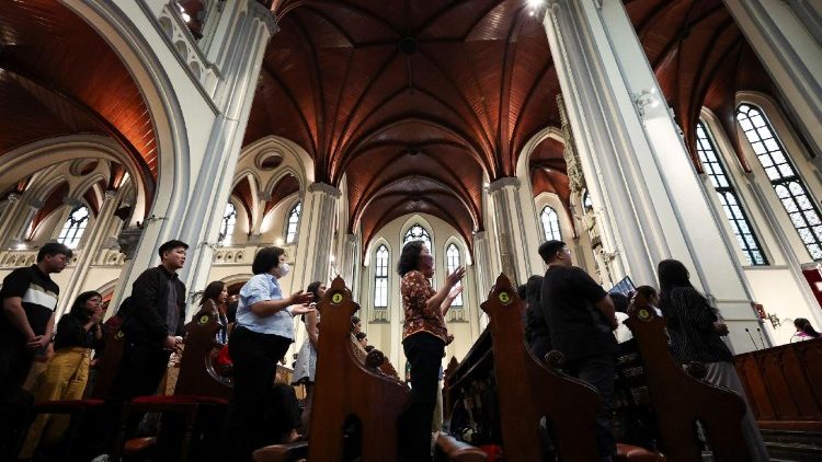 Інданезійскія католікі на Імшы ў Папяльцовую сераду ў катэдры Джакарты. Ілюстрацыйнае фота