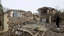 Am Sonntag, nach einem Luftangriff in der Nähe von Kyiv