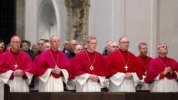 Каталіцкі епіскапат Германіі падчас сустрэчы ў Вюрцбургу