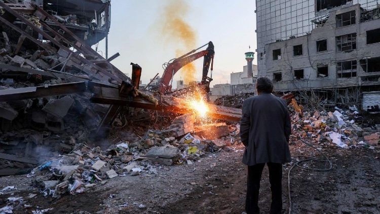 Danni provocati dai bombardamenti su Teheran