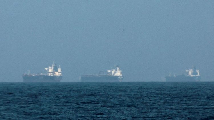 Petroliere al largo della costa di Fujairah, negli Emirati Arabi Uniti