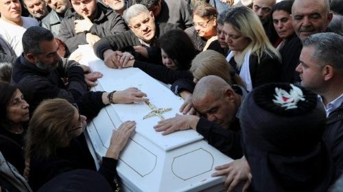 L&iacute;bano, en Qlayaa los funerales del padre Pierre El Raii
