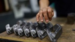 Il Papa ha esortato il Movimento degli Imprenditori e Dirigenti Cristiani, in occasione del suo centenario, a intendere l'economia come strumento di sviluppo della persona umana. 