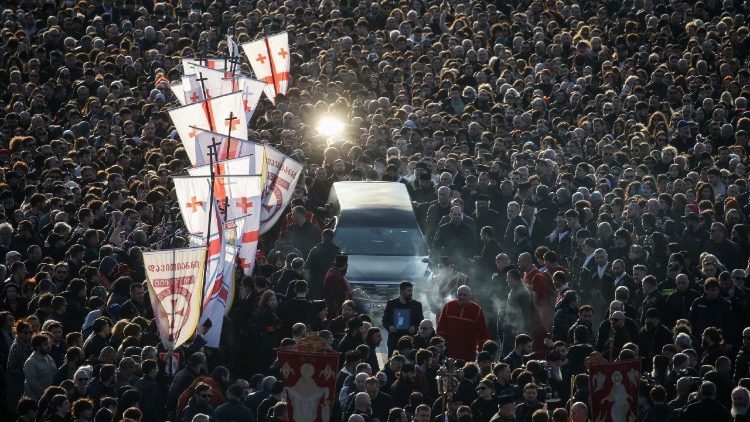 Hold Gruzínců zesnulému patriarchovi Eliášovi II.