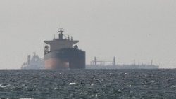 Un cargo nell'area dello Stretto di Hormuz