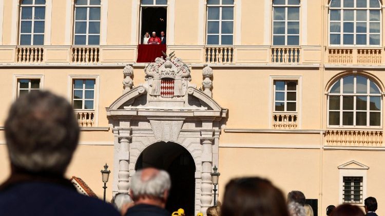 Լեւոն ԺԴ. Պապը Մոնաքոյի մէջ