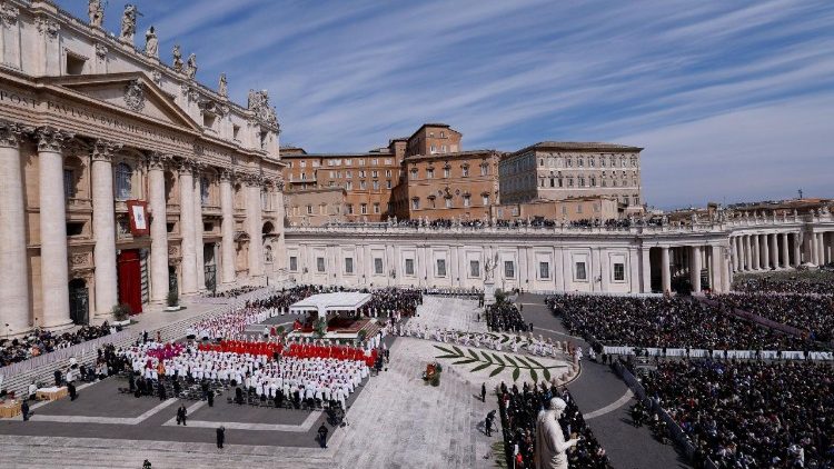 C&eacute;l&eacute;bration du Dimanche des Rameaux au Vatican par le Pape L&eacute;on XIV