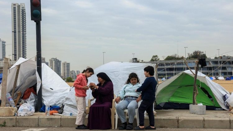 L’allarme dell’Unicef: in Libano 370.000 bambini sfollati in tre settimane