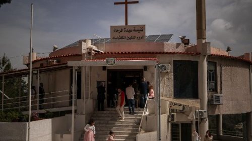 Pope prays for Christians in China and Middle East