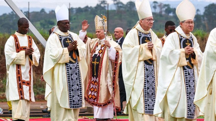 Procession d'entr&eacute;e lors de la messe