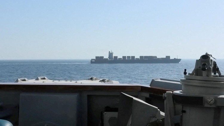 La nave iraniana Touska nel Mar Arabico
