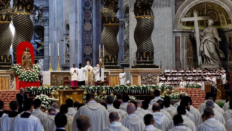 La celebraci&oacute;n de la Misa en la Bas&iacute;lica de San Pedro
