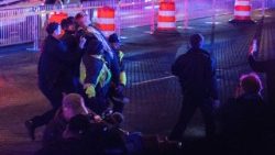 Beim Korrespondentendinner des Weißen Hauses fielen am Wochenende Schüsse; US-Präsident Donald Trump wurde in Sicherheit gebracht - Die US-Bischofskonferenz verurteilt die Gewalt